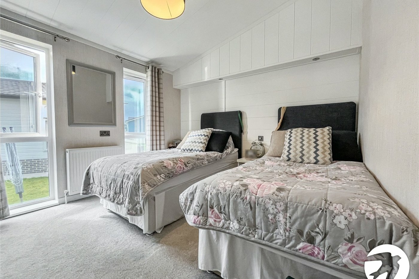 2 bedroom bungalow for sale in Hoo | Robinson Michael & Jackson