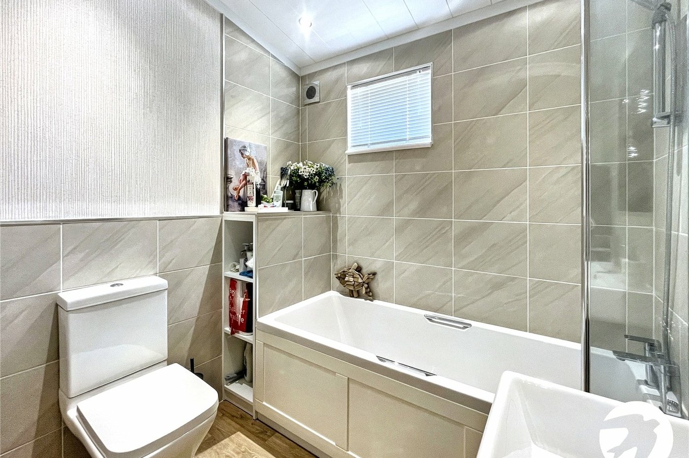 2 bedroom bungalow for sale in Hoo | Robinson Michael & Jackson