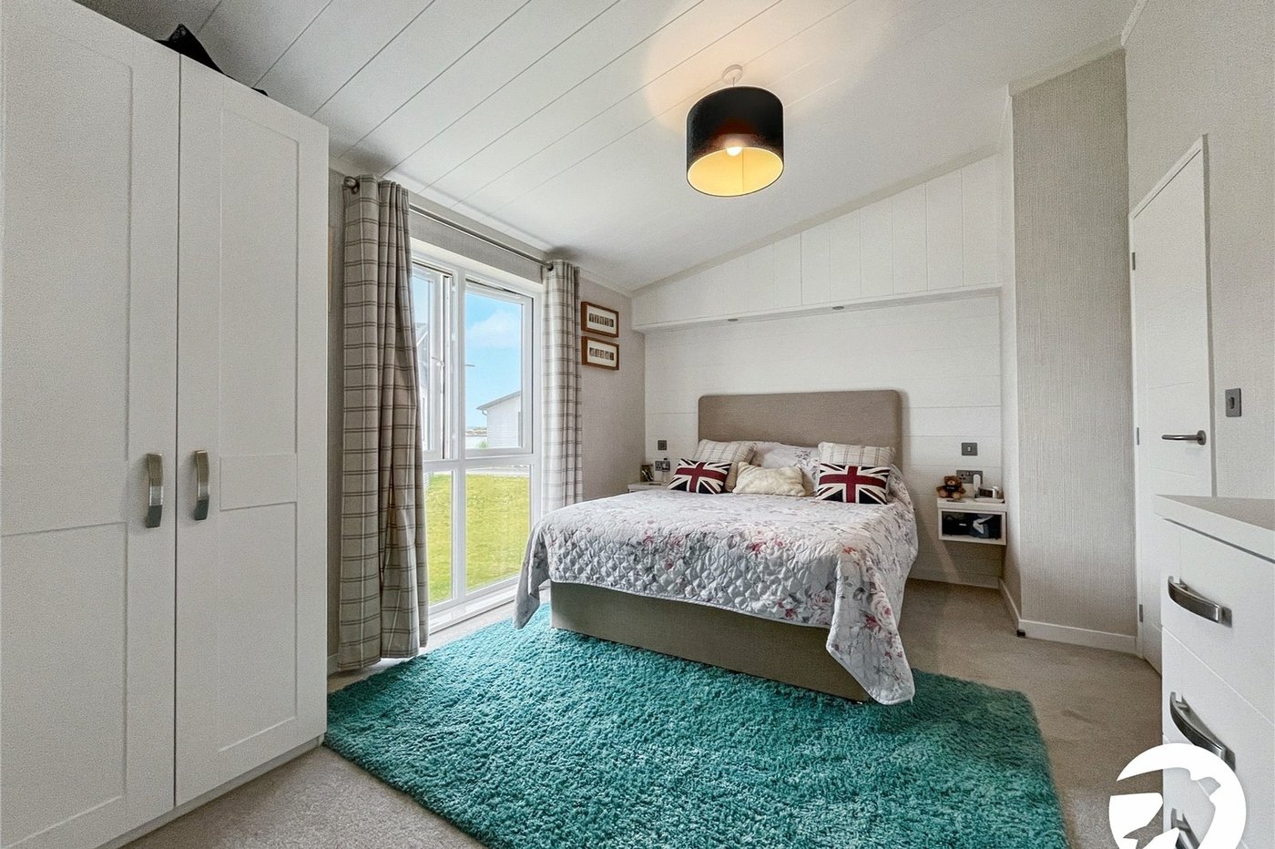 2 bedroom bungalow for sale in Hoo | Robinson Michael & Jackson