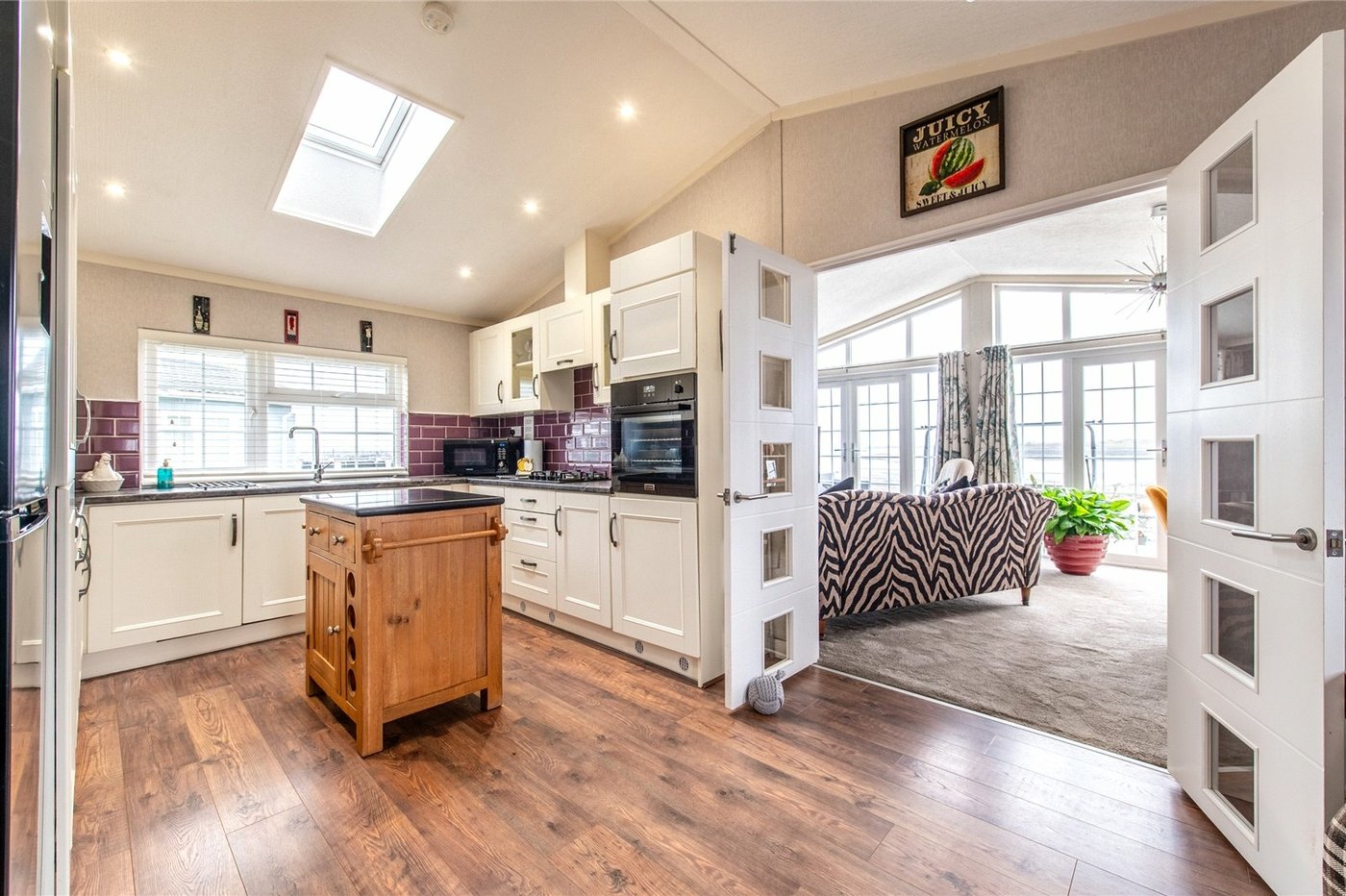 2 bedroom bungalow for sale in Hoo | Robinson Michael & Jackson