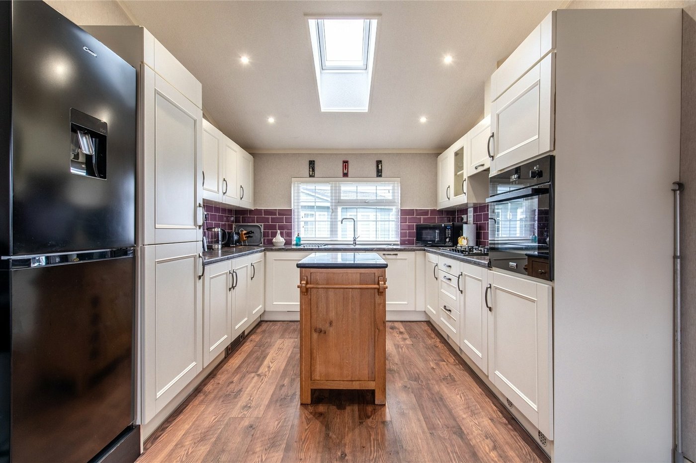 2 bedroom bungalow for sale in Hoo | Robinson Michael & Jackson