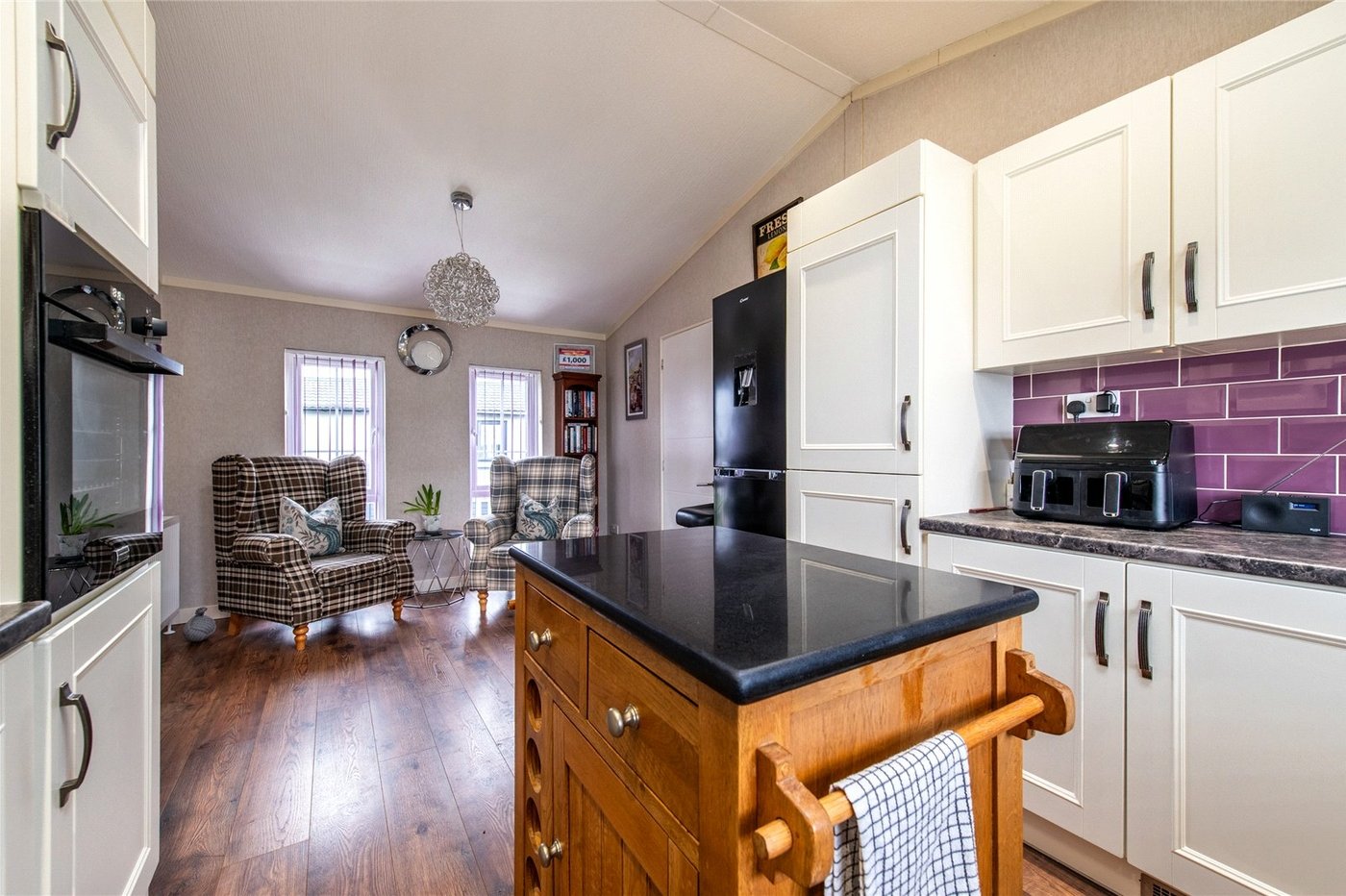 2 bedroom bungalow for sale in Hoo | Robinson Michael & Jackson