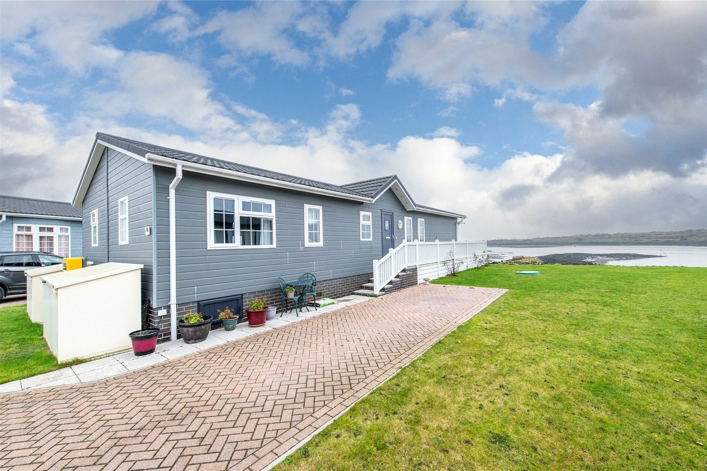 2 bedroom bungalow for sale in Hoo | Robinson Michael & Jackson