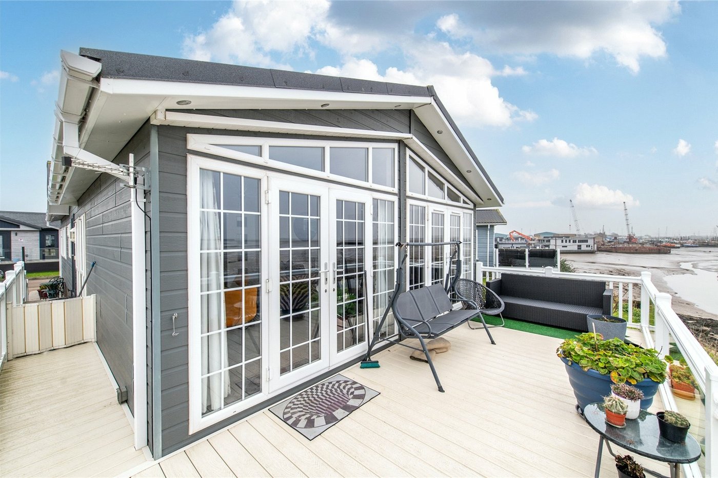 2 bedroom bungalow for sale in Hoo | Robinson Michael & Jackson