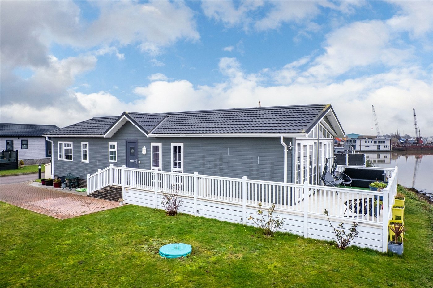 2 bedroom bungalow for sale in Hoo | Robinson Michael & Jackson