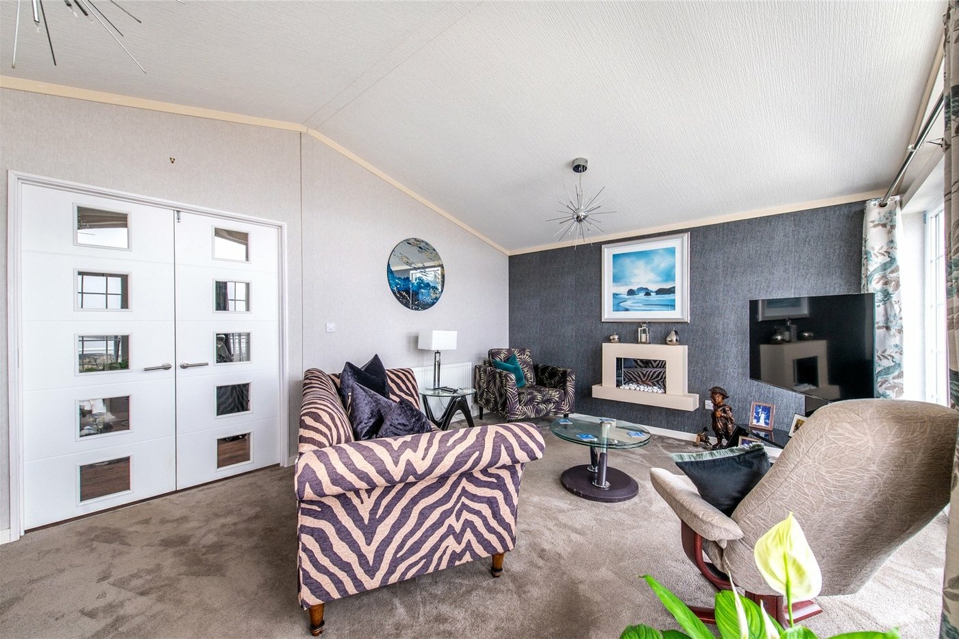 2 bedroom bungalow for sale in Hoo | Robinson Michael & Jackson