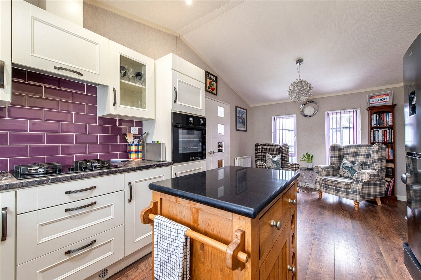 2 bedroom bungalow for sale in Hoo | Robinson Michael & Jackson