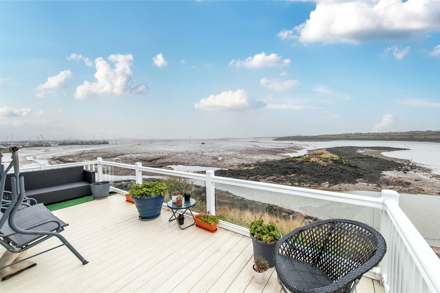 2 bedroom bungalow for sale in Hoo | Robinson Michael & Jackson