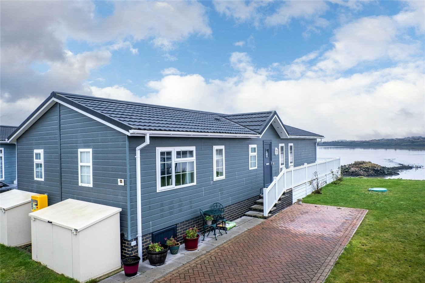 2 bedroom bungalow for sale in Hoo | Robinson Michael & Jackson