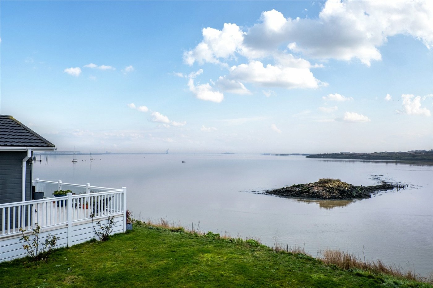 2 bedroom bungalow for sale in Hoo | Robinson Michael & Jackson