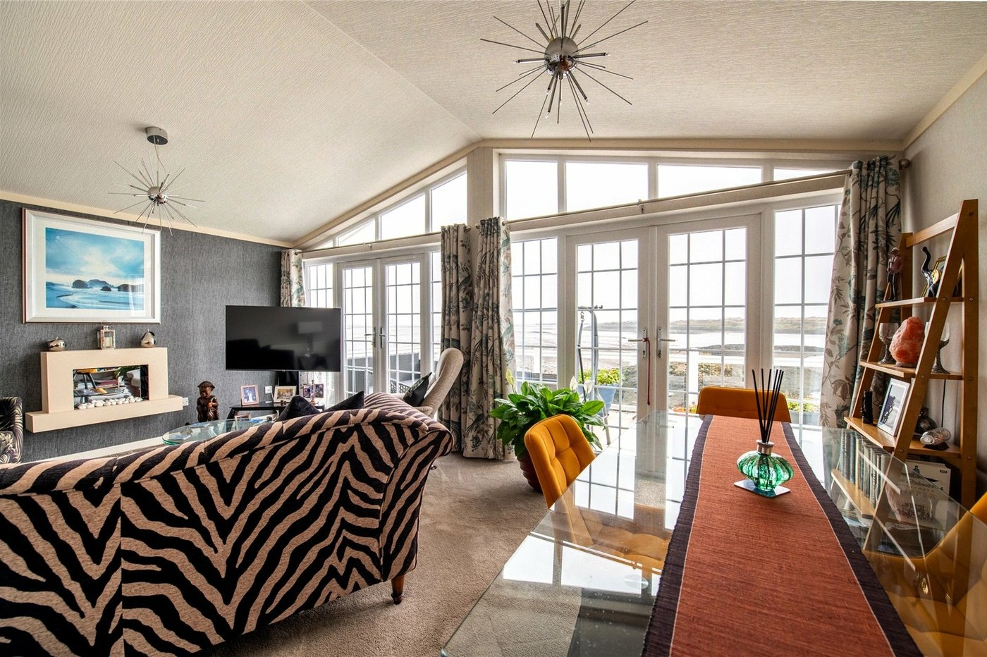 2 bedroom bungalow for sale in Hoo | Robinson Michael & Jackson