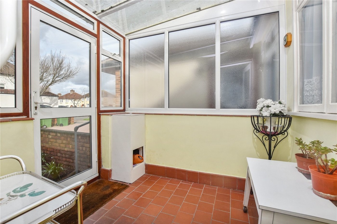 2 bedroom bungalow for sale in Bexleyheath | Robinson Jackson