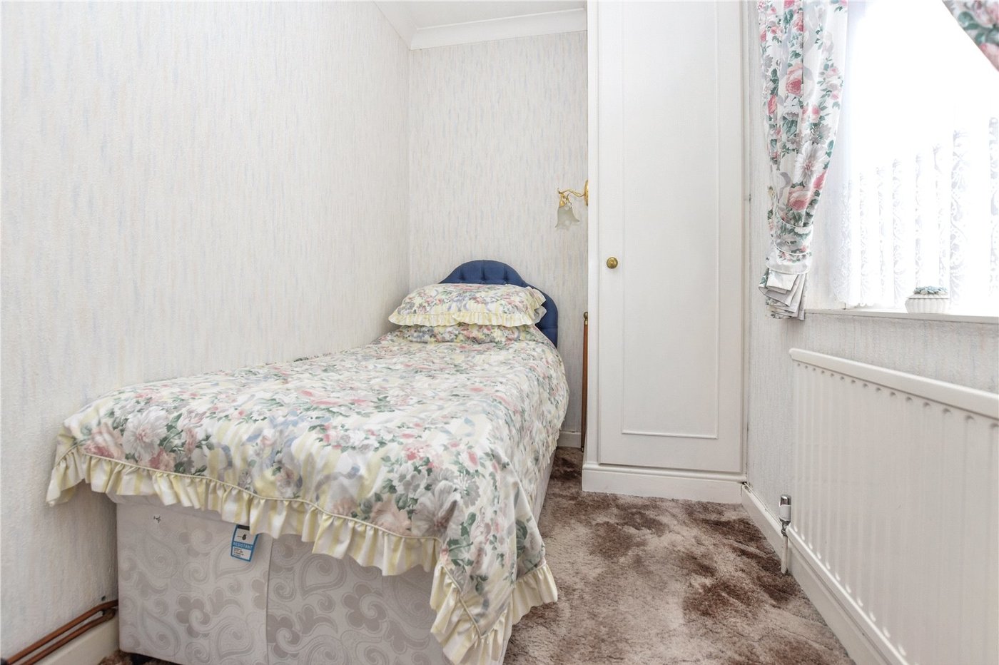 2 bedroom bungalow for sale in Bexleyheath | Robinson Jackson