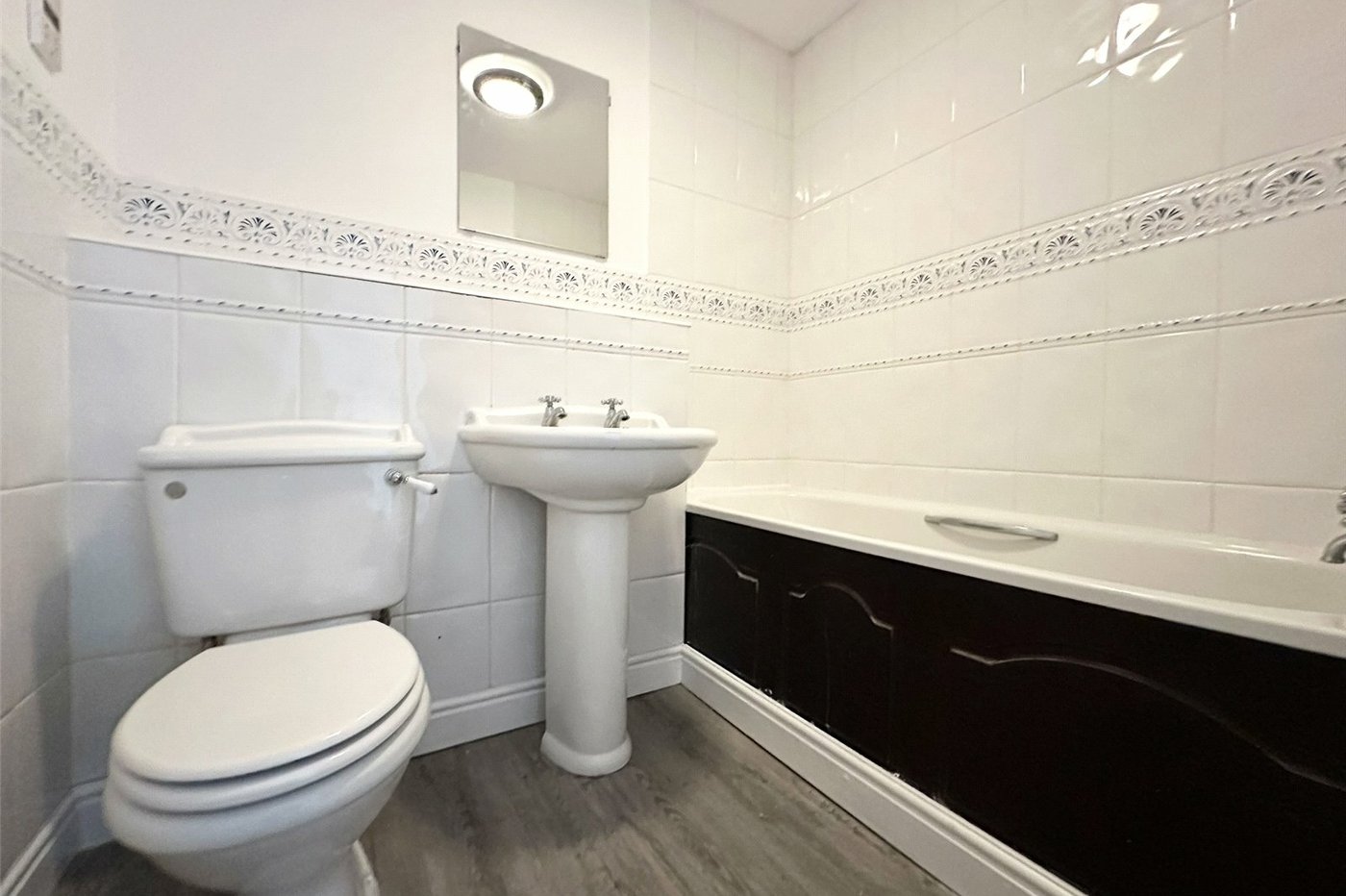 3 bedroom property for sale in Swanscombe | Robinson Jackson