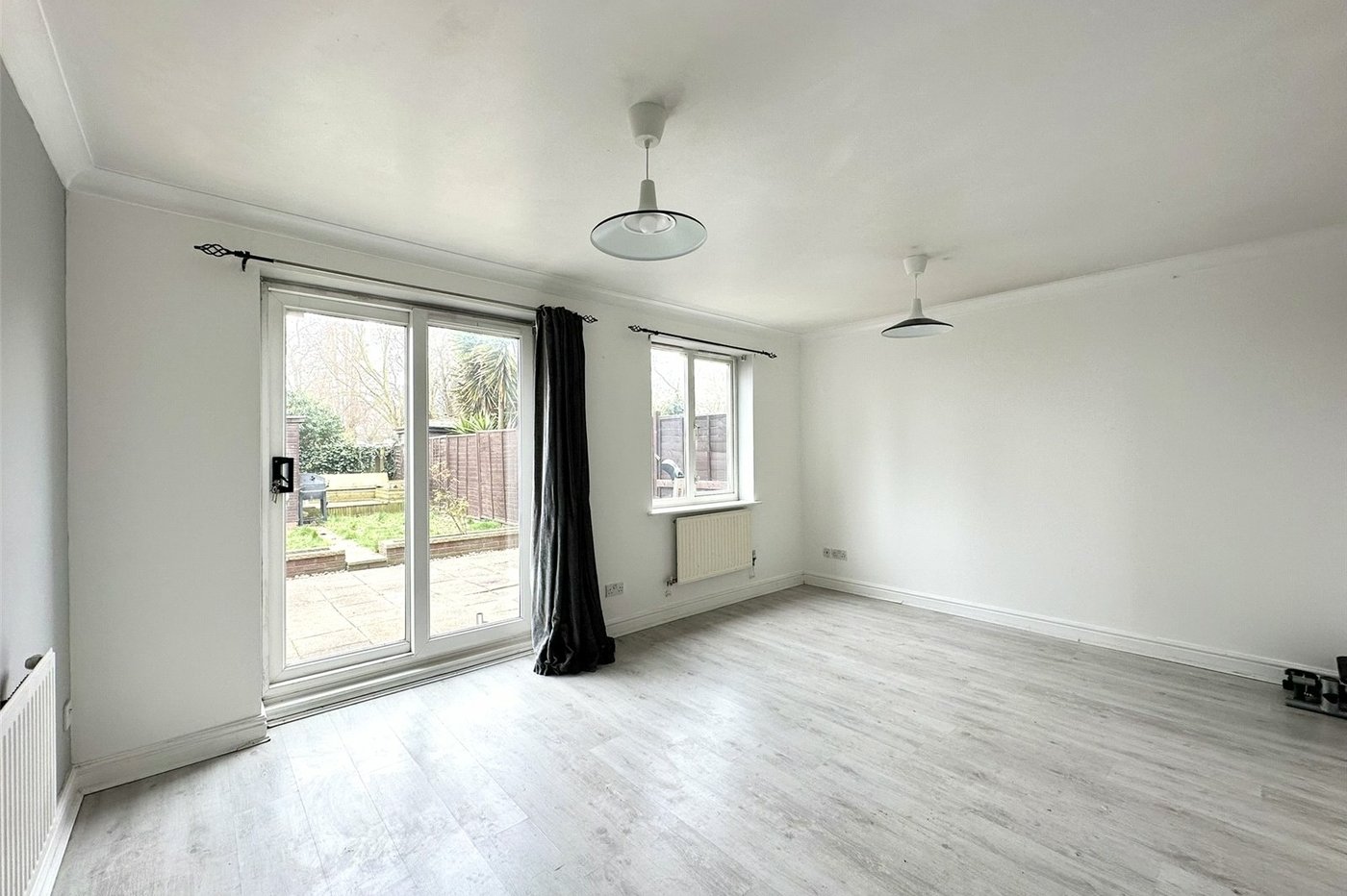 3 bedroom property for sale in Swanscombe | Robinson Jackson