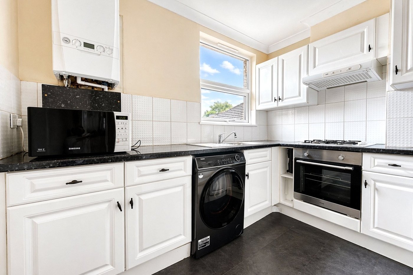 2 bedroom property for sale in London | Robinson Jackson
