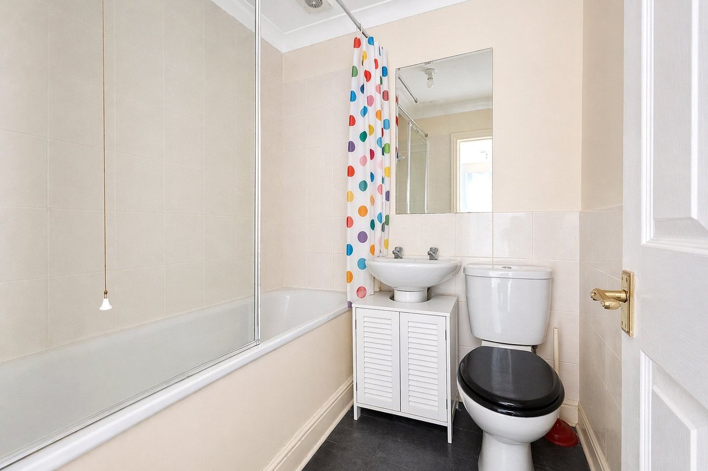 2 bedroom property for sale in London | Robinson Jackson