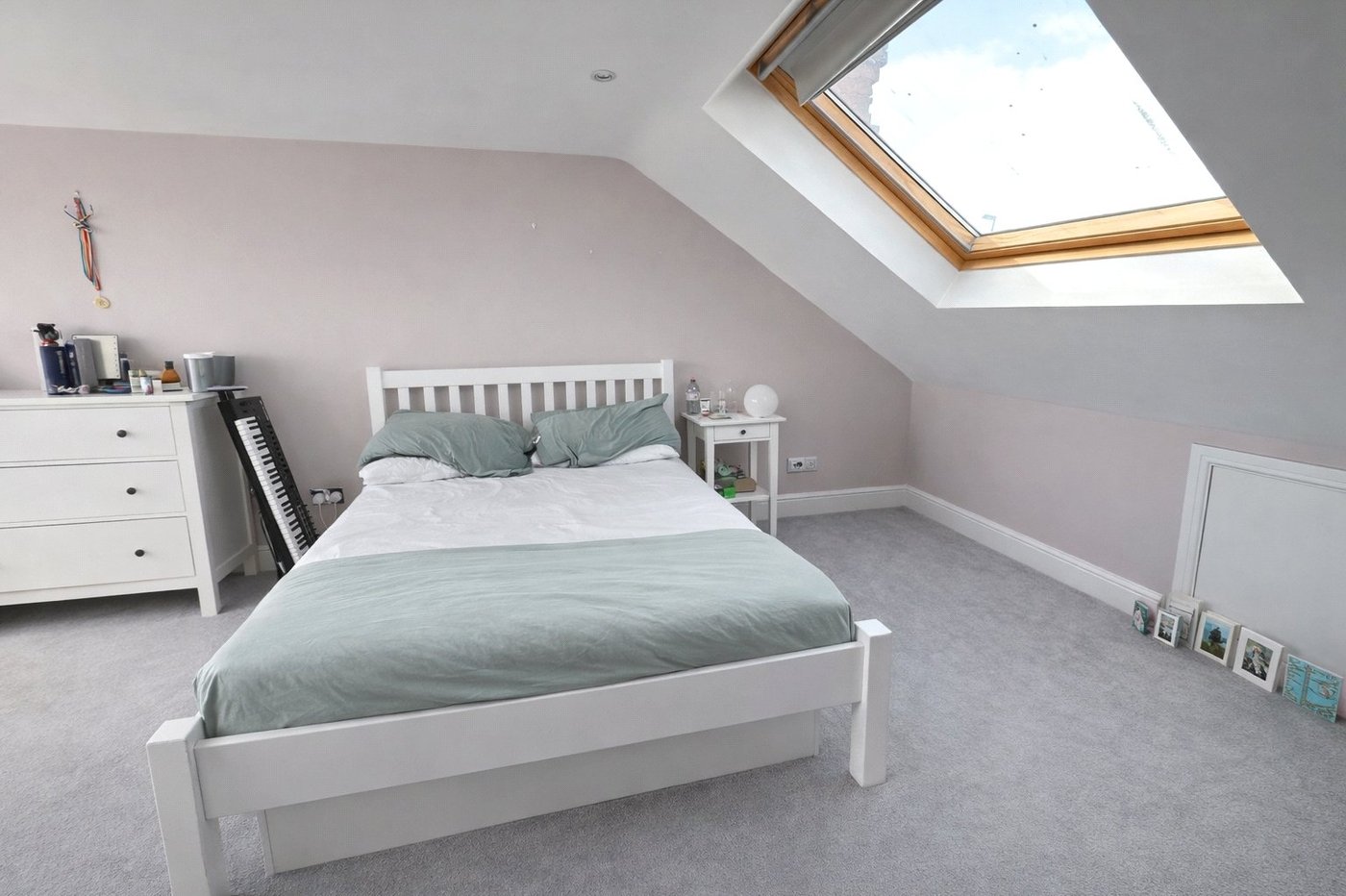 2 bedroom property for sale in London | Robinson Jackson