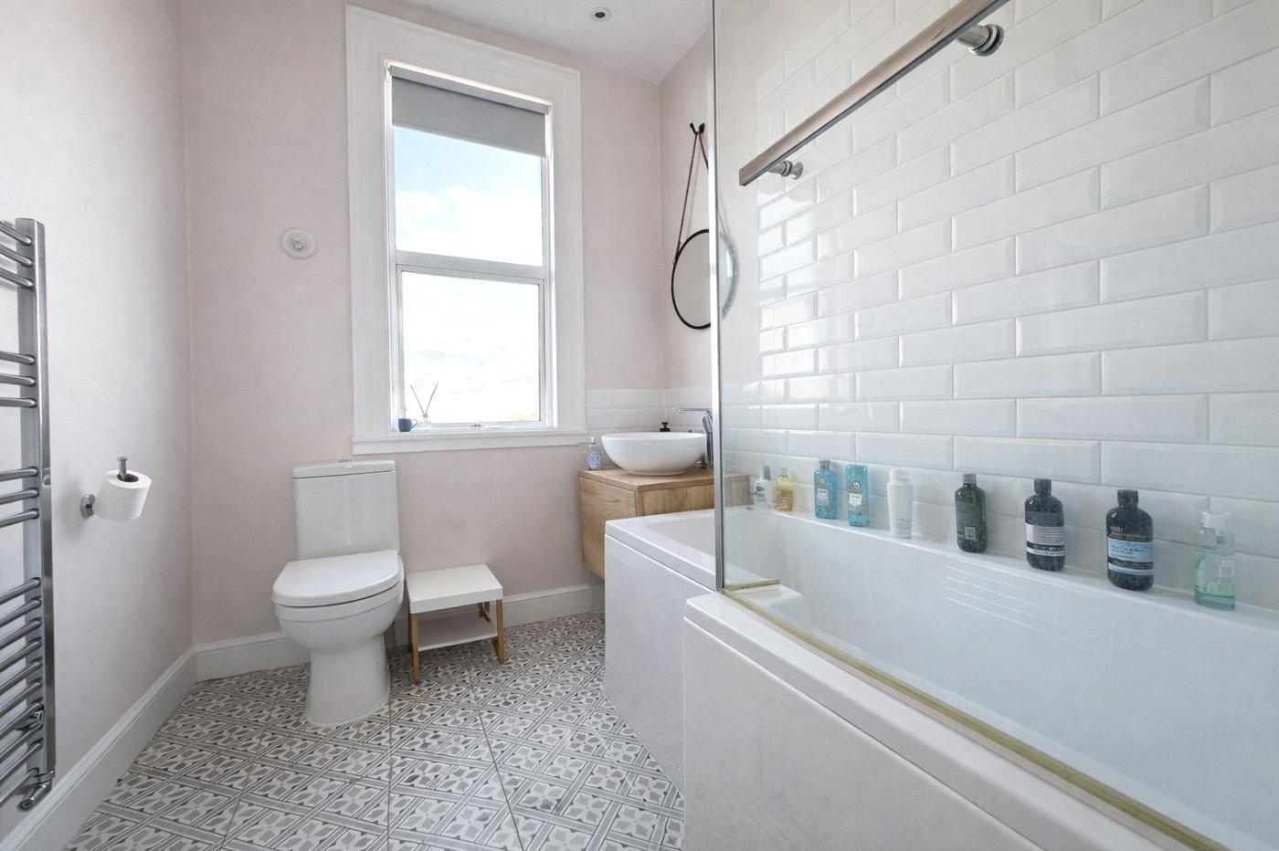 2 bedroom property for sale in London | Robinson Jackson