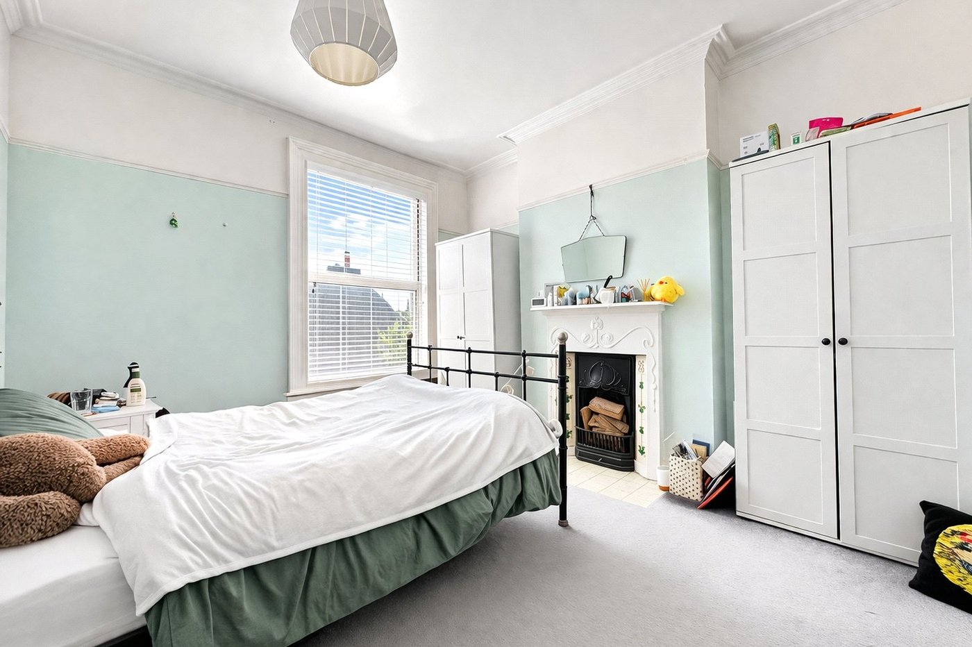 2 bedroom property for sale in London | Robinson Jackson