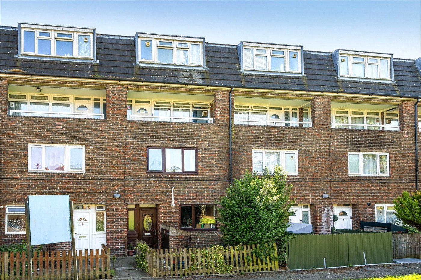 3 bedroom property for sale in London | Robinson Jackson