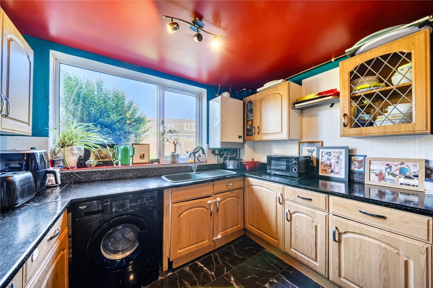 3 bedroom property for sale in London | Robinson Jackson