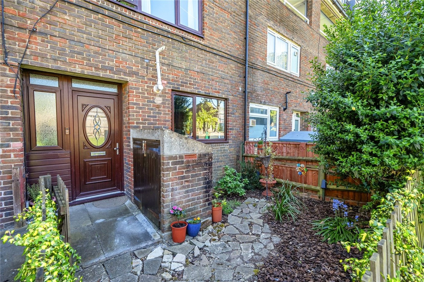 3 bedroom property for sale in London | Robinson Jackson