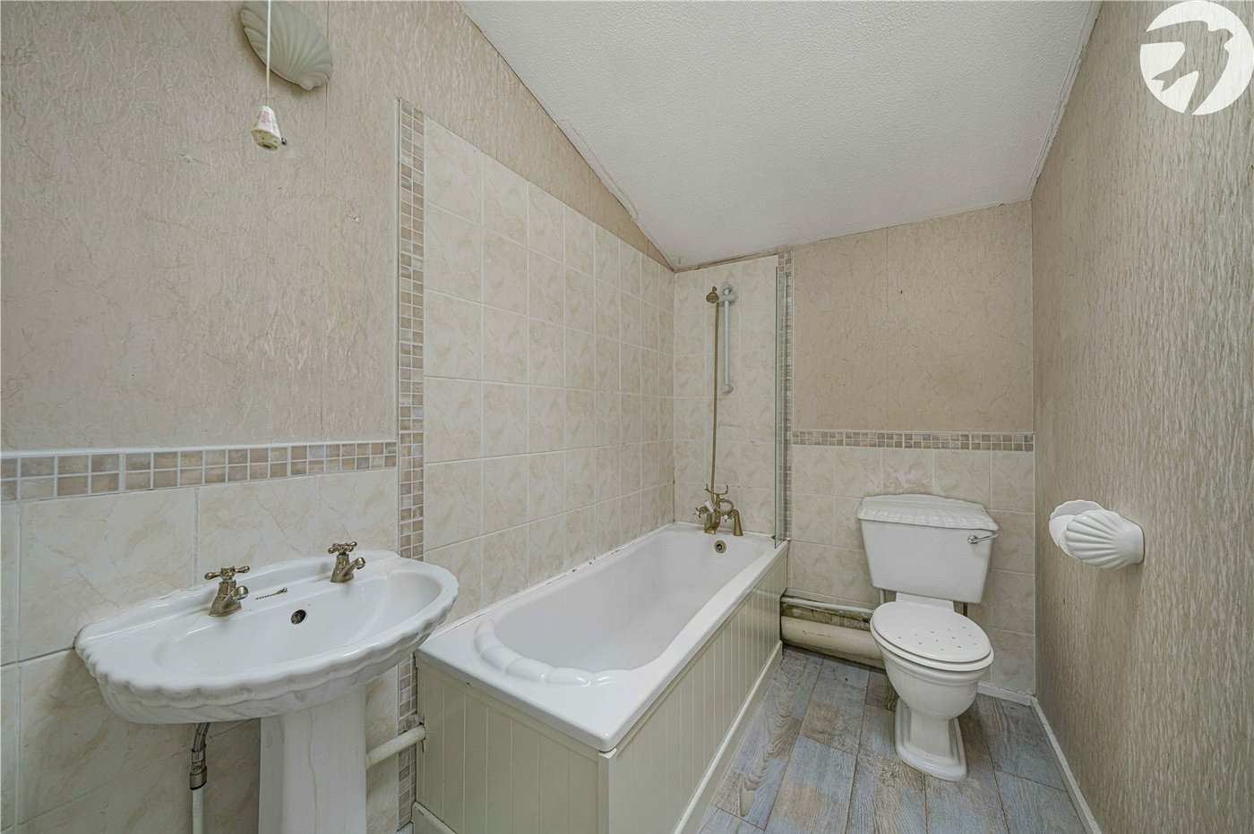 3 bedroom property for sale in Dartford | Robinson Jackson