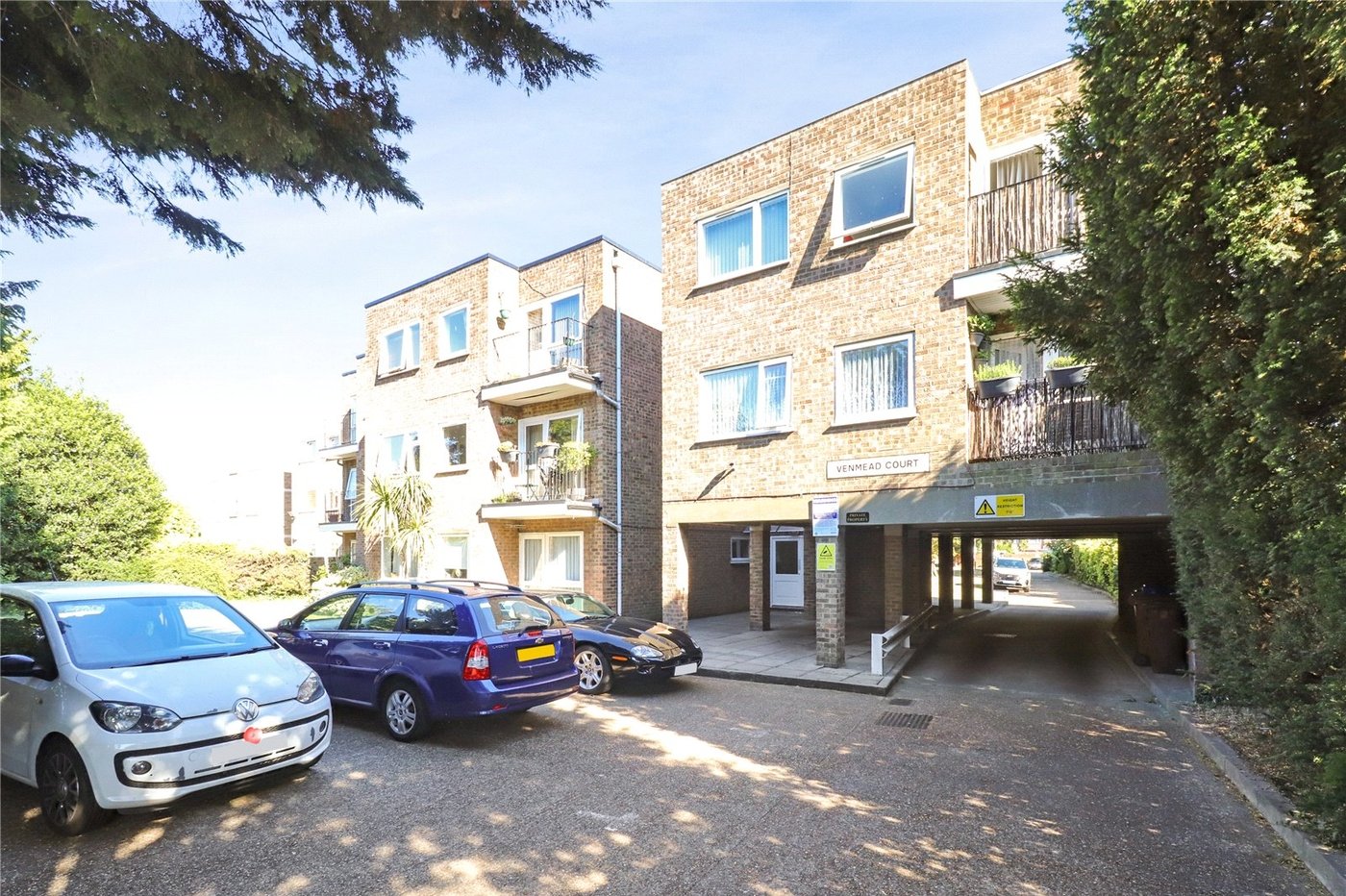 2 bedroom property for sale in Belvedere | Robinson Jackson