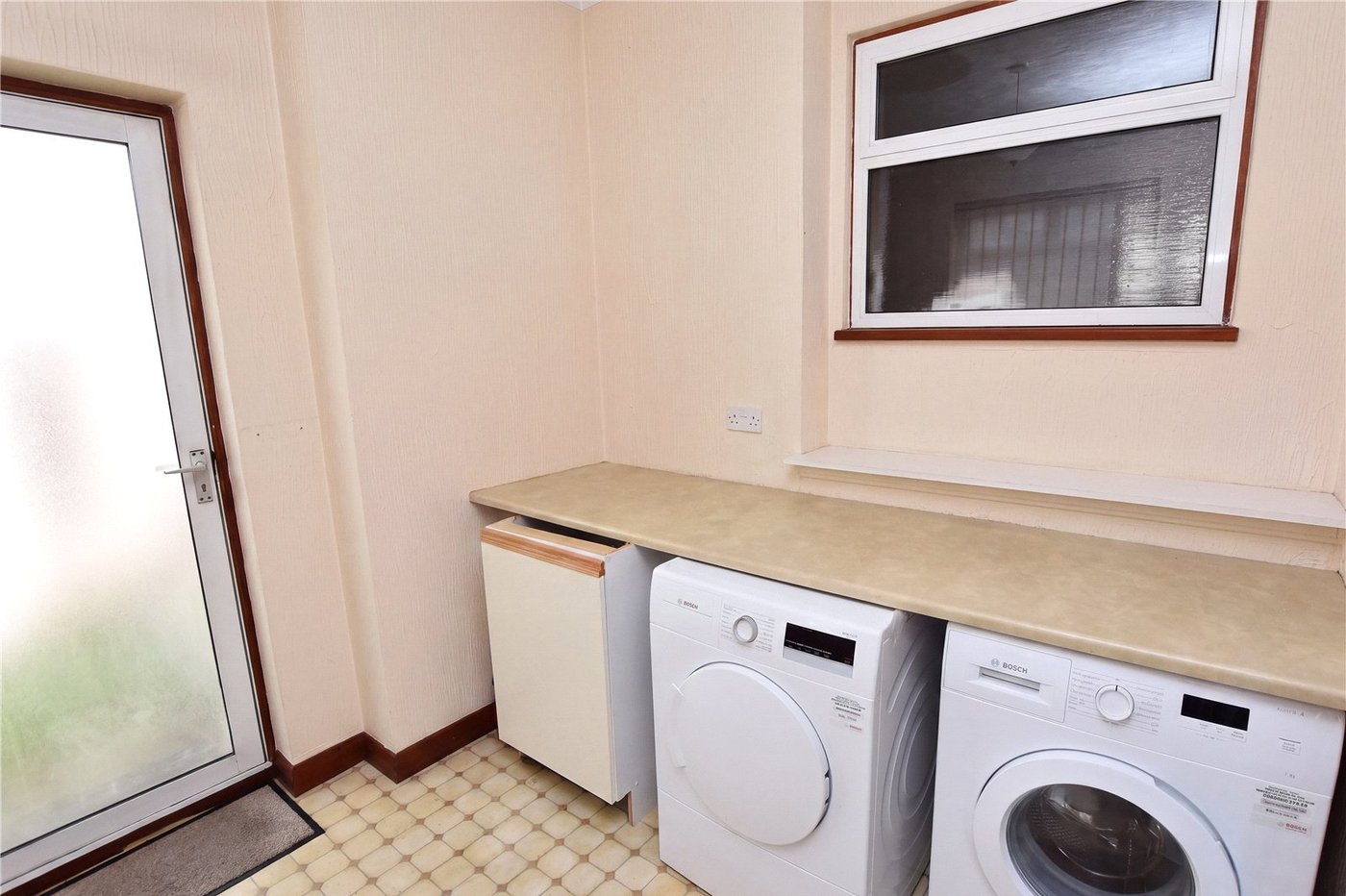 3 bedroom bungalow for sale in Bexleyheath | Robinson Jackson