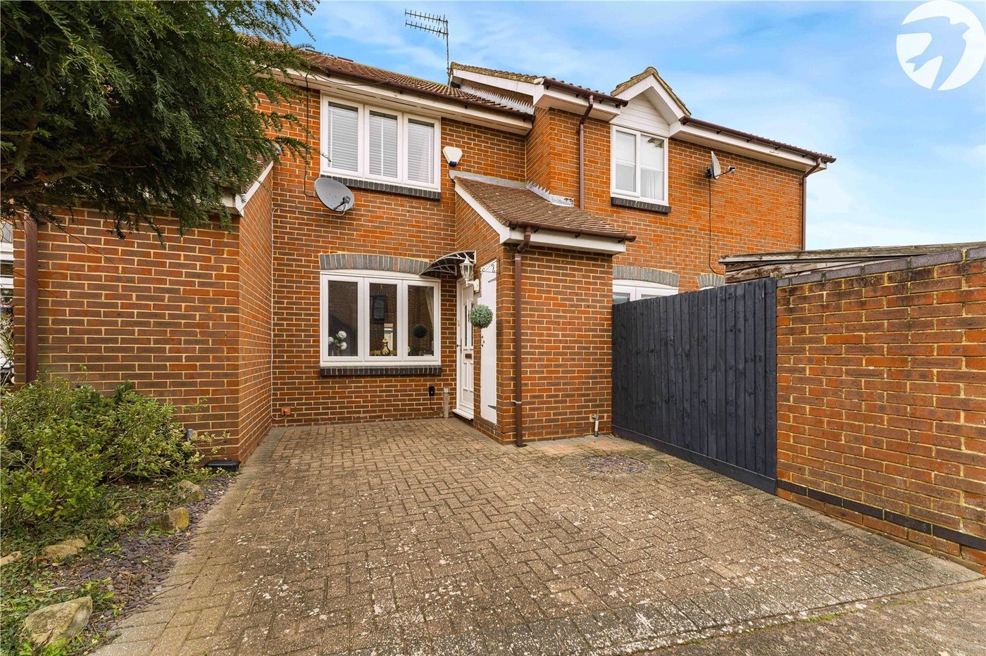 2 bedroom house for sale in Greenhithe | Robinson Jackson