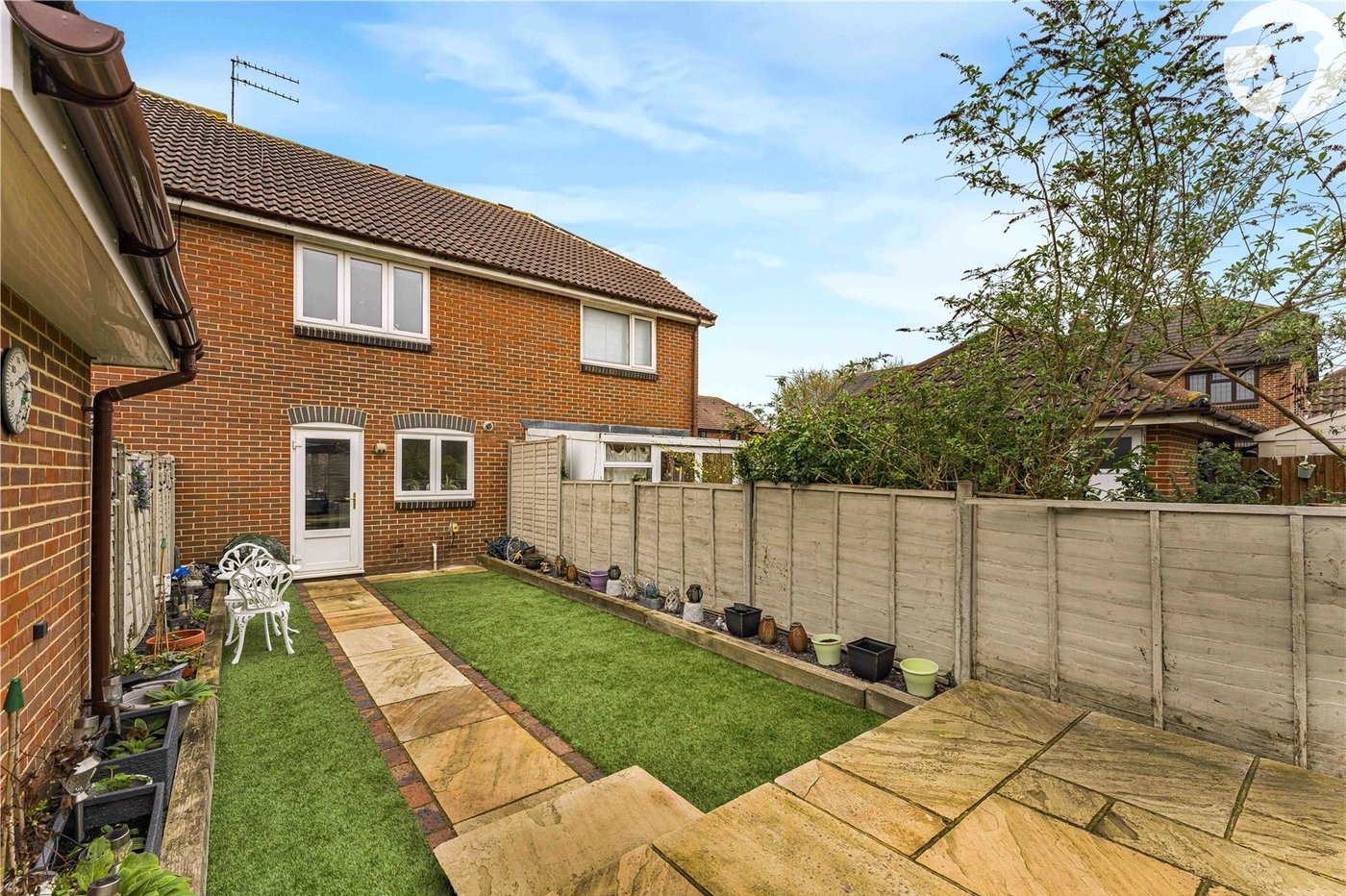 2 bedroom house for sale in Greenhithe | Robinson Jackson