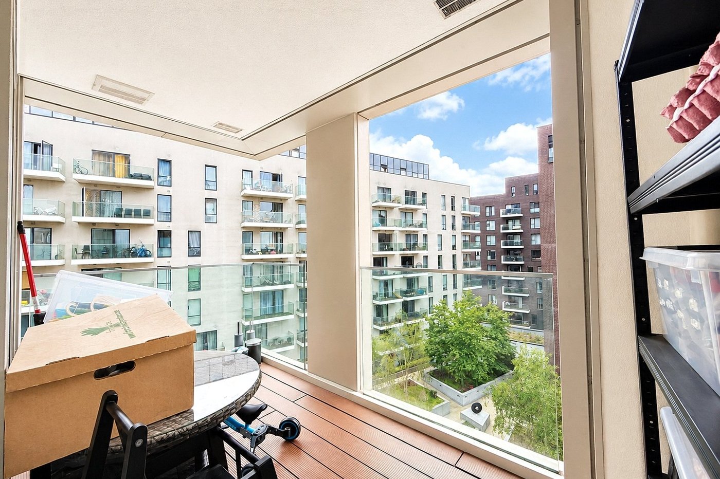 2 bedroom property for sale in London | Robinson Jackson