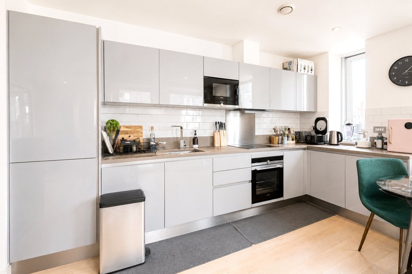 2 bedroom property for sale in London | Robinson Jackson