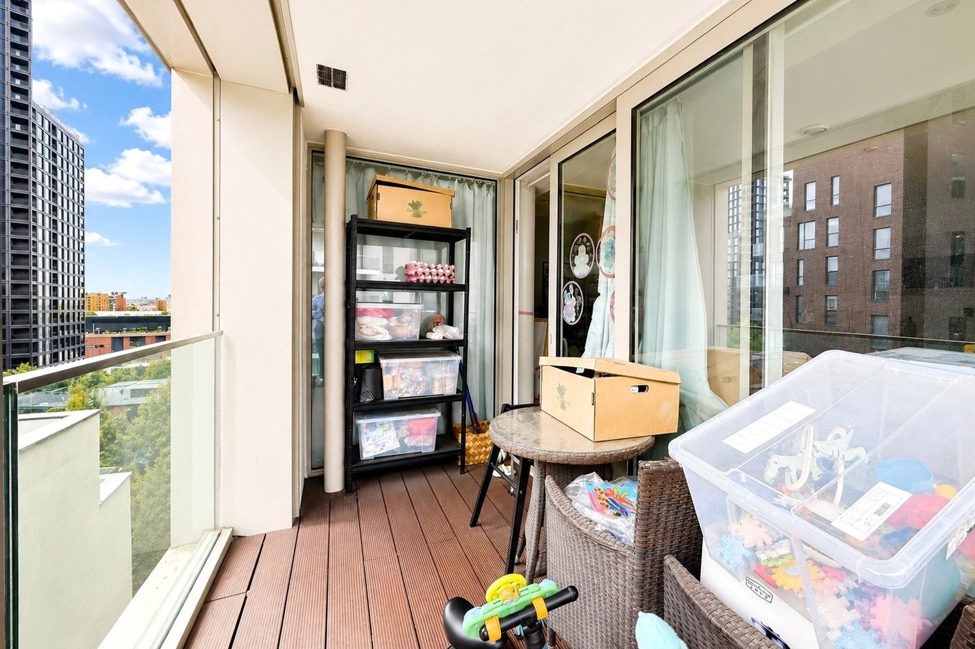 2 bedroom property for sale in London | Robinson Jackson
