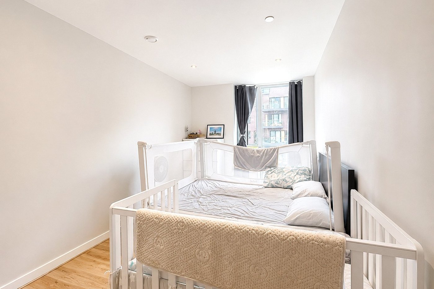 2 bedroom property for sale in London | Robinson Jackson