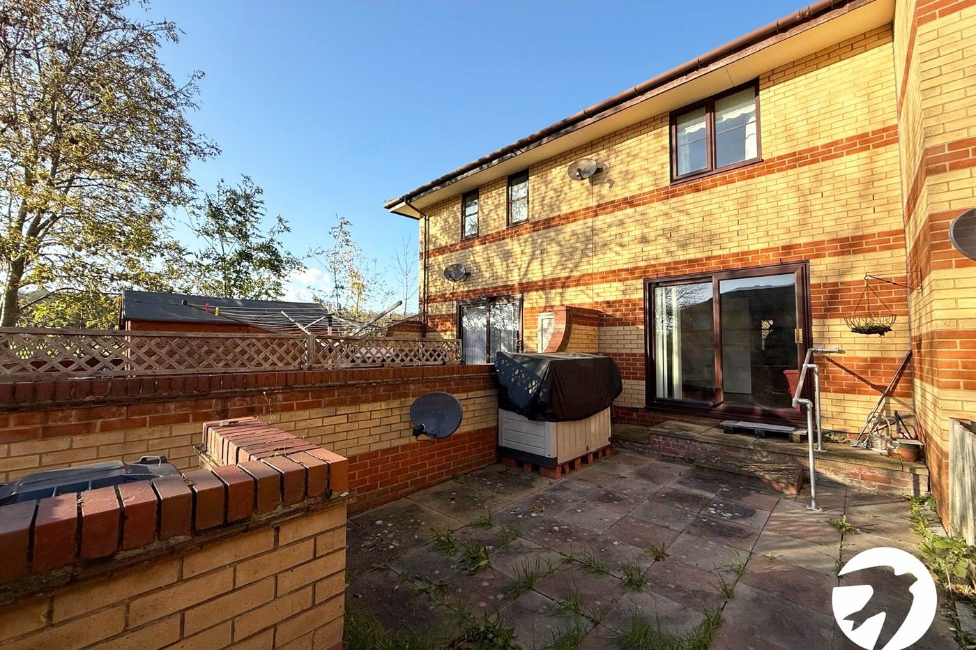 2 bedroom house for sale in London | Robinson Jackson