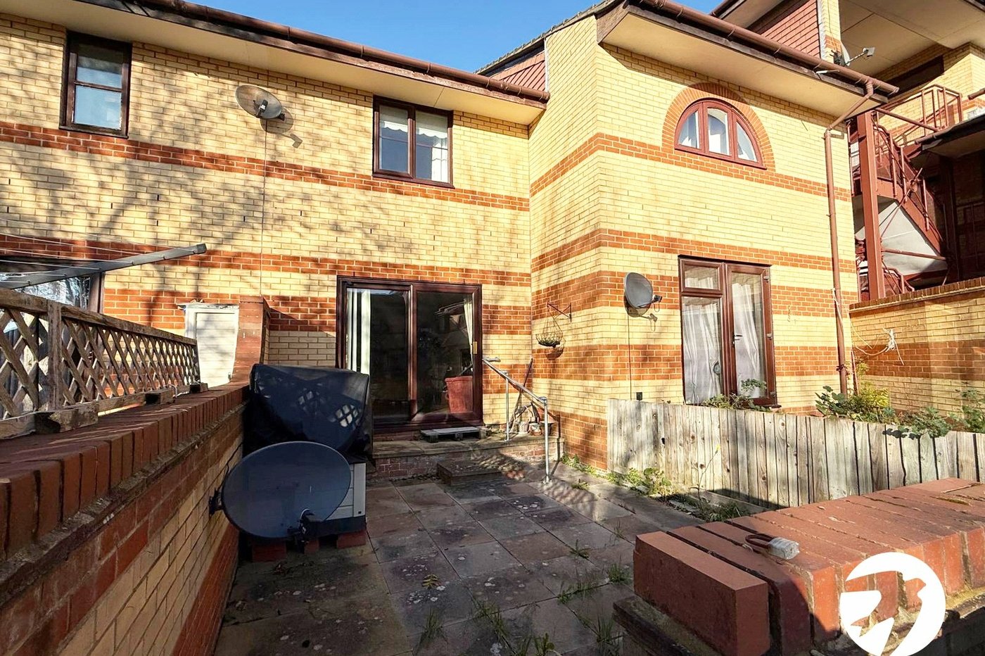 2 bedroom house for sale in London | Robinson Jackson