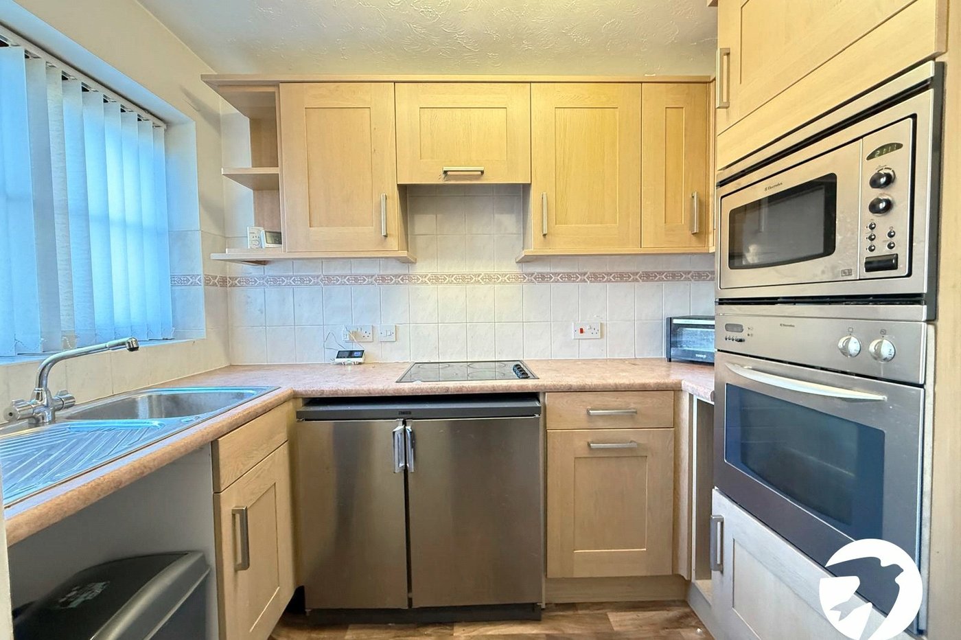 2 bedroom house for sale in London | Robinson Jackson