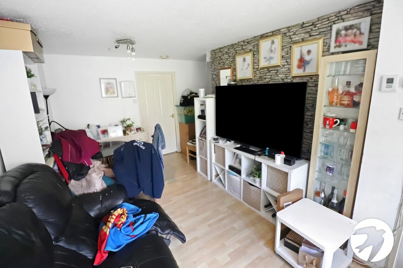 2 bedroom house for sale in London | Robinson Jackson