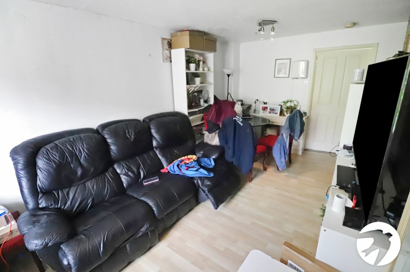 2 bedroom house for sale in London | Robinson Jackson