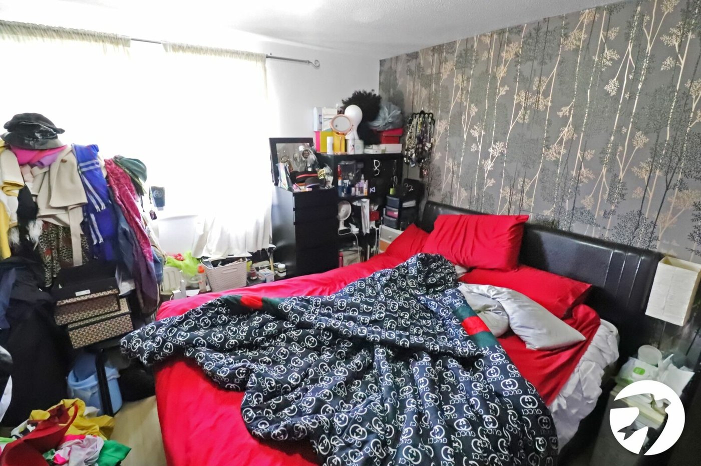 2 bedroom house for sale in London | Robinson Jackson