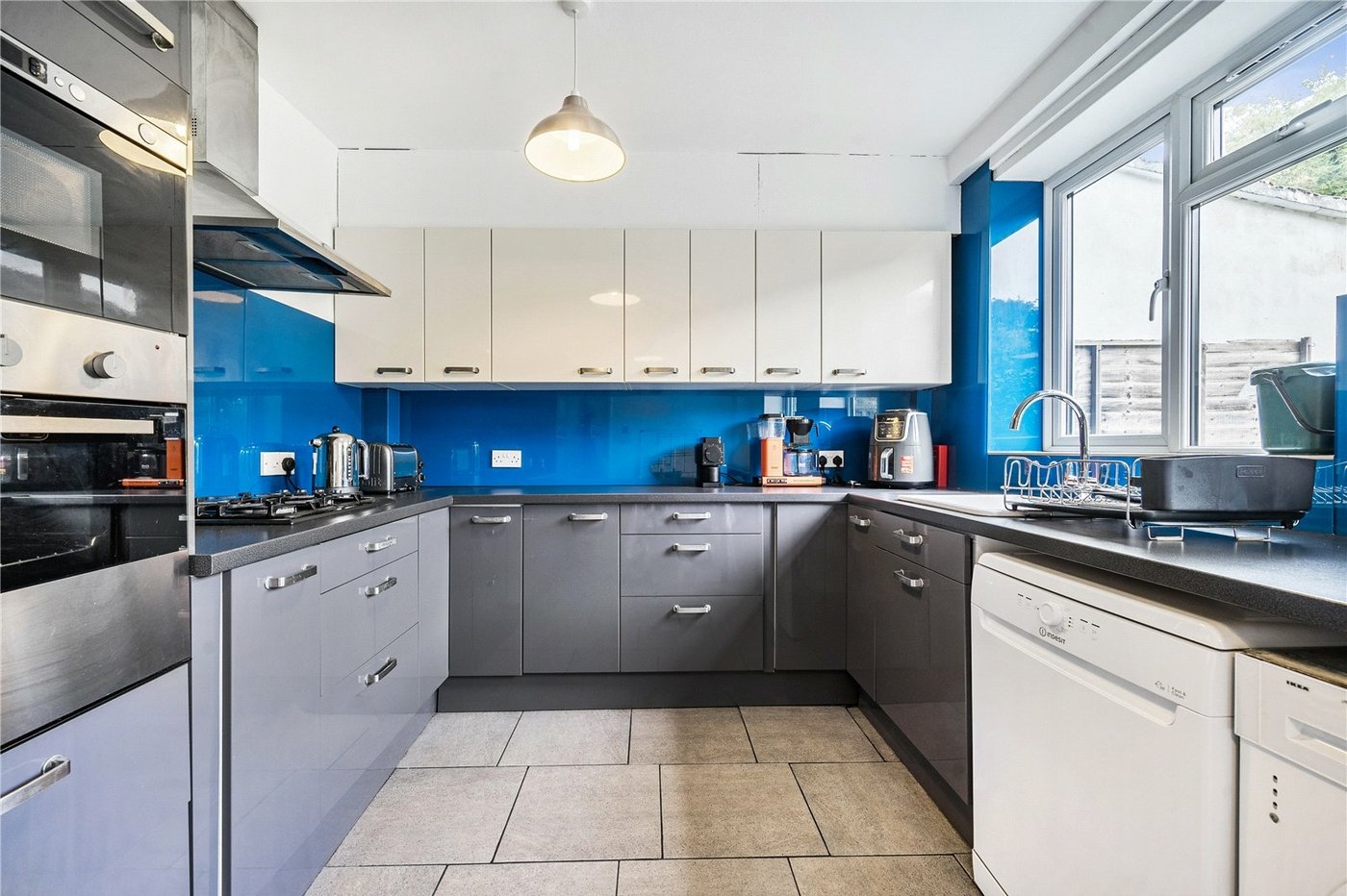 3 bedroom house for sale in London | Robinson Jackson