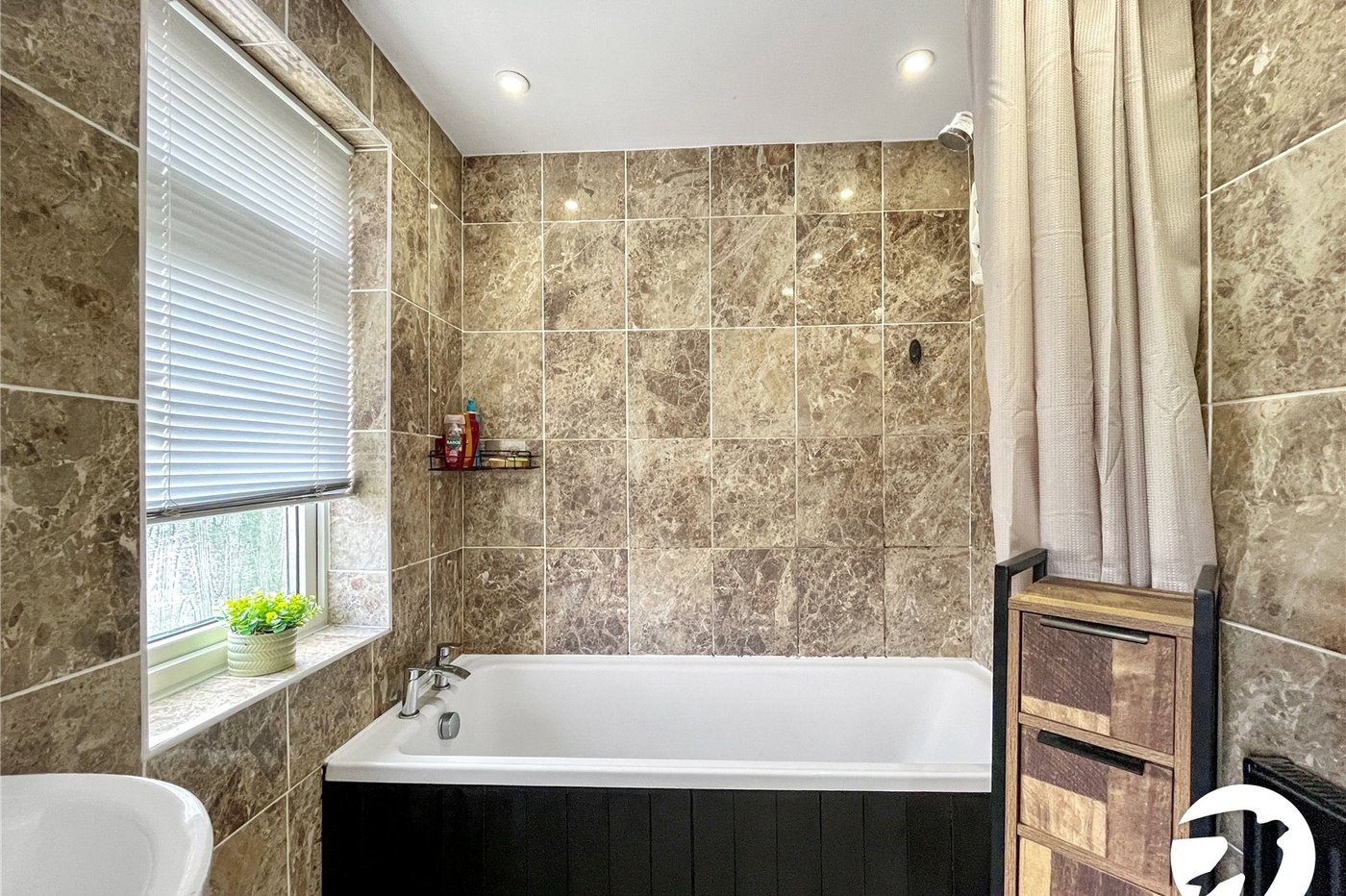 3 bedroom house for sale in Newington | Robinson Michael & Jackson