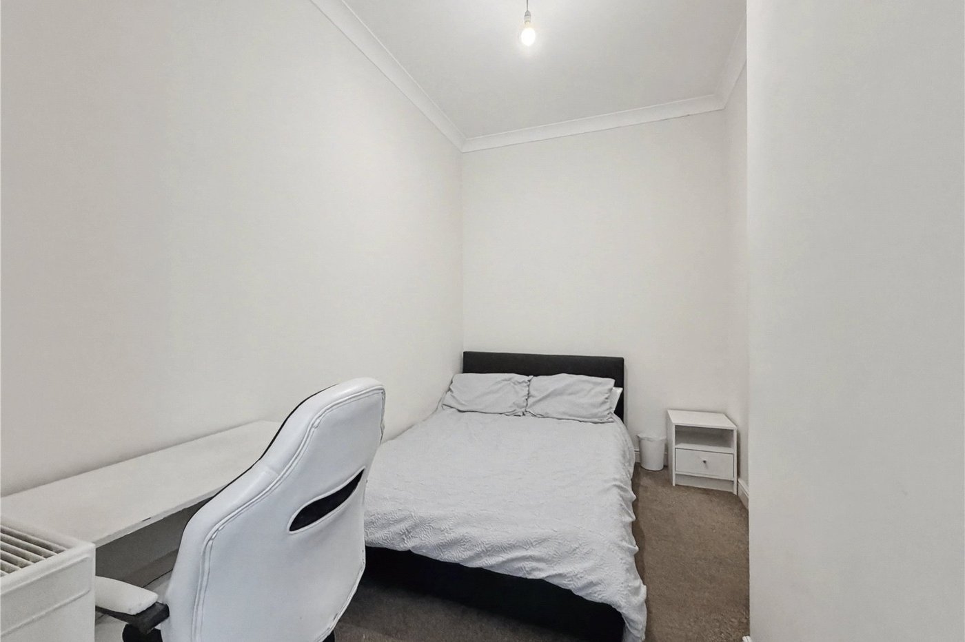 2 bedroom property to rent in Brompton | Robinson Michael & Jackson