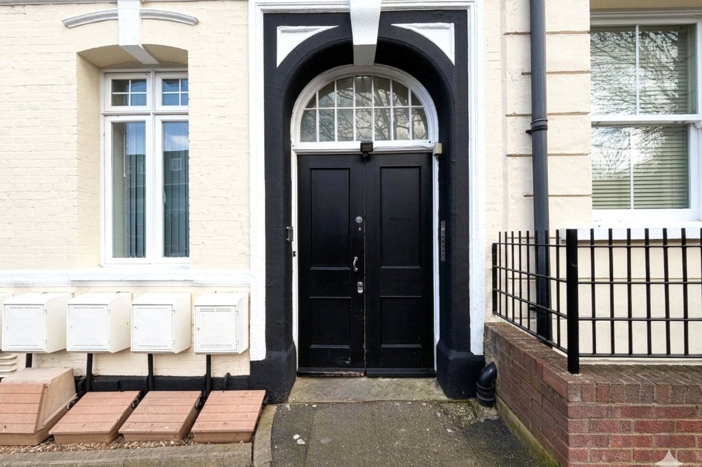 1 bedroom property for sale in Brompton | Robinson Michael & Jackson