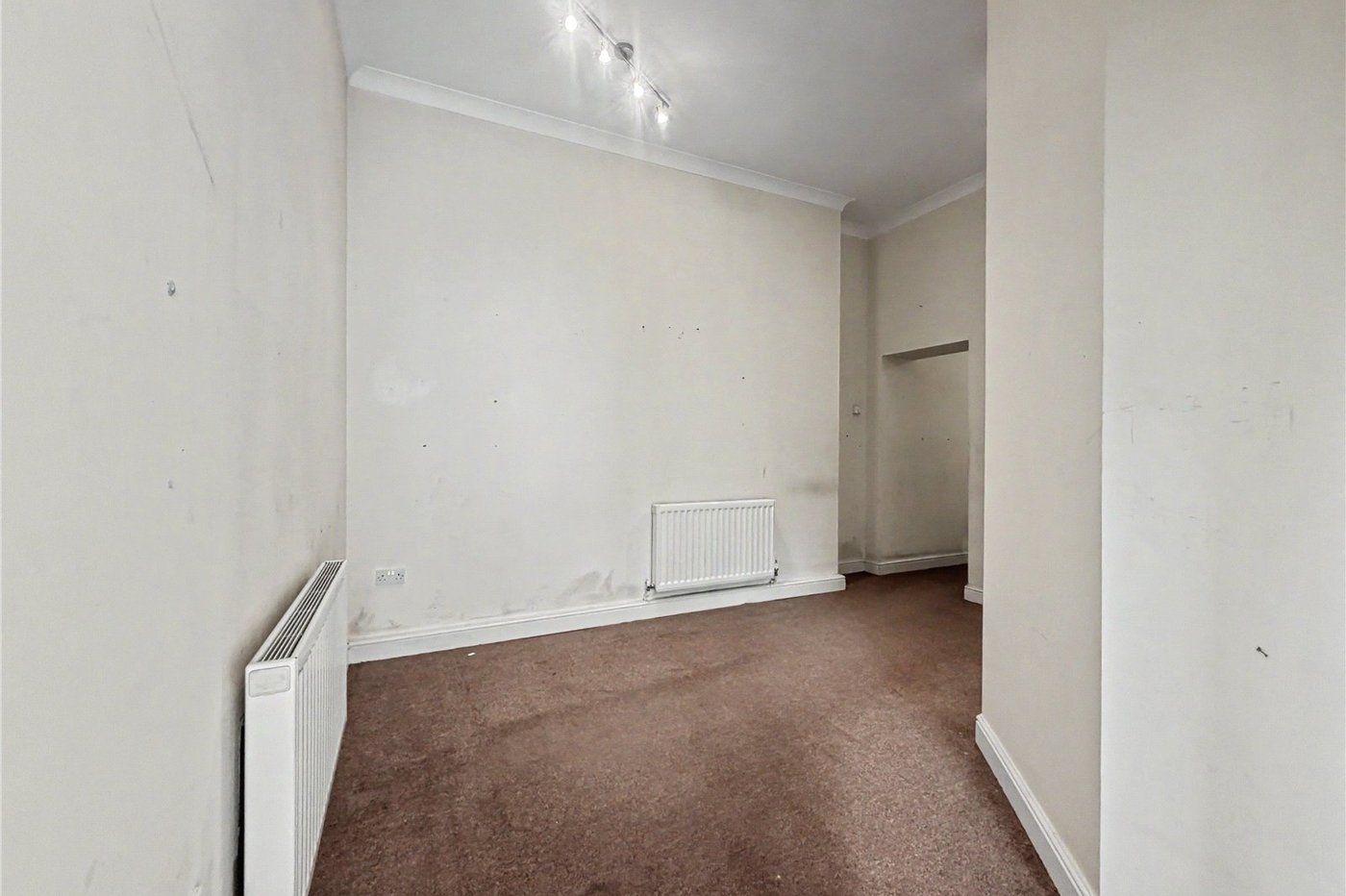 1 bedroom property for sale in Brompton | Robinson Michael & Jackson