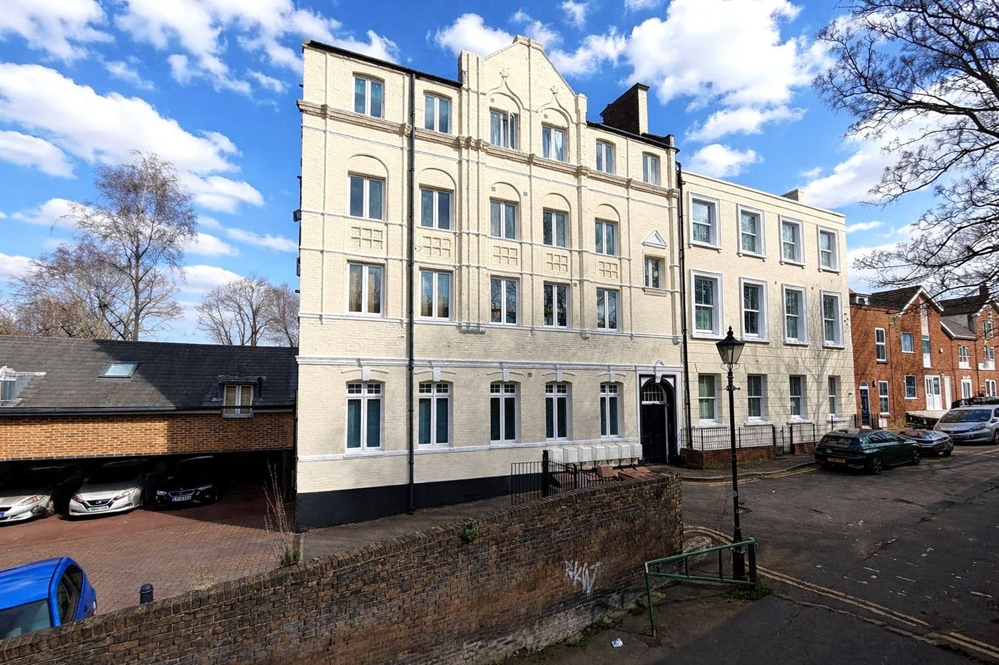 1 bedroom property for sale in Brompton | Robinson Michael & Jackson