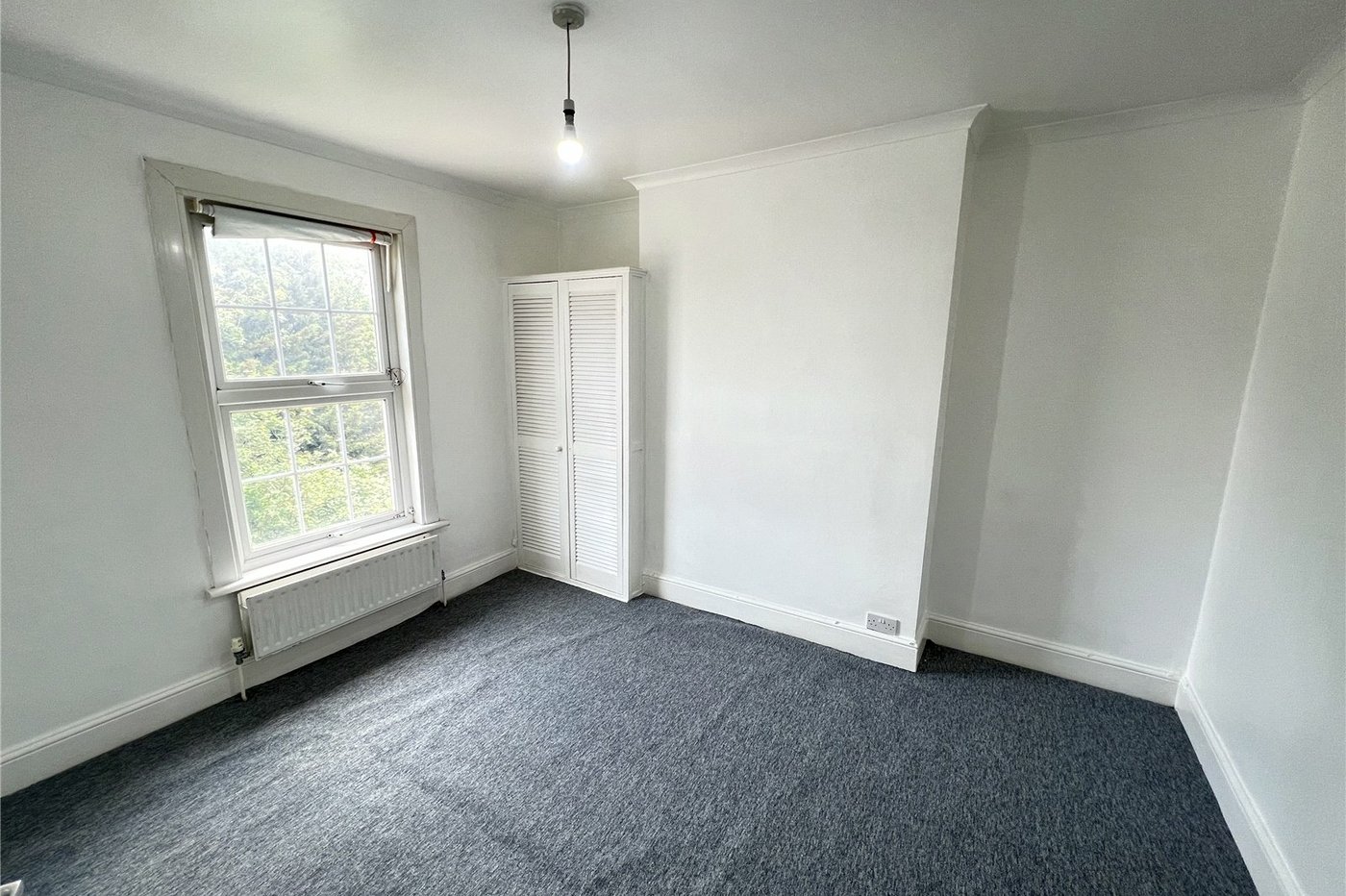 2 bedroom property for sale in Plumstead Common | Robinson Jackson
