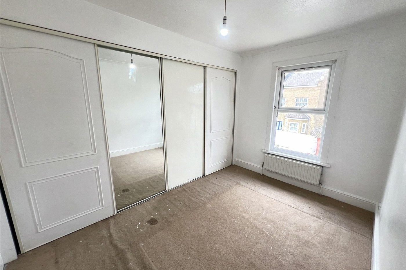 2 bedroom property for sale in Plumstead Common | Robinson Jackson